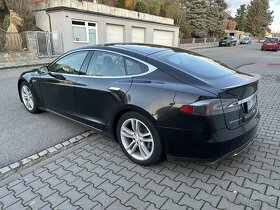Tesla model S, P85, nabijeni zdarma - 2