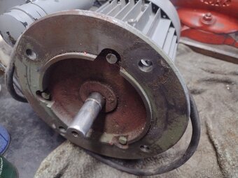 Prodám motor 240V - 2