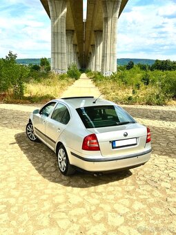Škoda Octavia 2, 2.0 TDI PD DSG Elegance 103kW - 2