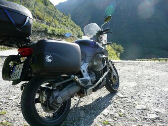 Moto Guzzi Breva 1100 - 2