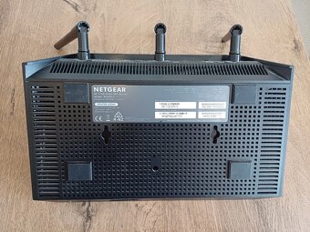 Netgear AC1750 R6400v2 Wi-Fi Router - 2