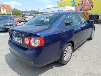 Volkswagen Jetta - 2