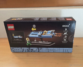 Lego Ideas 40789 Létající auto na Měsíci - 2