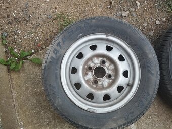 4x100 R13 plechové disky s letními pneu - 2