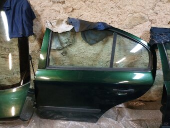 Škoda Octavia 1 Sedan - Kapota, dveře, nárazníky - 2