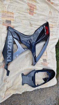 Prodám nahradní díly na Suzuki GSX-R 750 K7 - 2