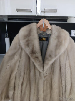 stříbrný norkový kožich - 2