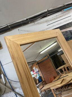 Zrcadlo v dubovém rámu - 2