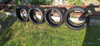Prodám sadu zimních pneu 225/40-18 - 2