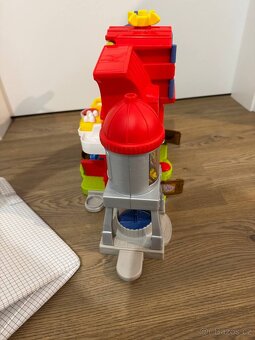 Fisher-Price Little People – Péče o farmu (anglická verze) - 2