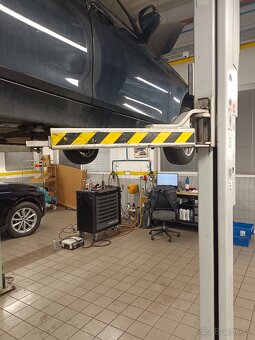 Dvousloupový zvedák - 2