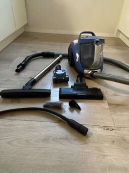 Bezsáčkový vysavač Rowenta RO4881EA Compact Power Cyclonic - 2