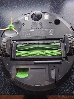 Robotický vysavač Roomba i7+ - 2