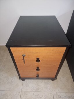 BOX SE ŠUPLÍKY - 2