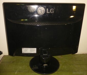 LCD monitor LG 22 palců, 1680x1050, DVI - 2