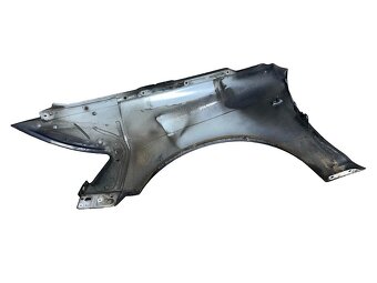 Pravý blatník šedá metalíza LZ7Q Audi A6 C6 4F r.v. 2006 - 2