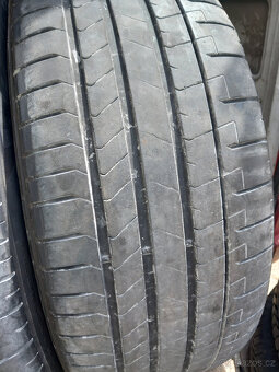 275/40R22 107Y A 315/35R22 111Y - 2
