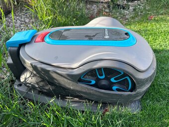 Gardena Smart Sileno Life 750 + domeček - 2