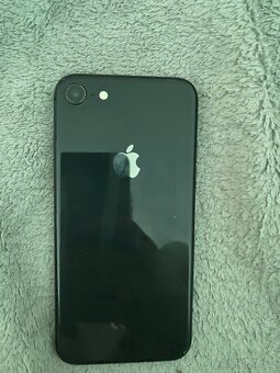 Prodam telefon IPhone 8 - 2