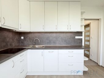 Pronájem zrekonstruovaného bytu 1+1, 36 m² – Popradská, Ústí - 2