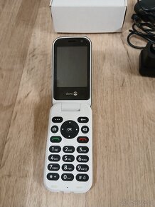 Mobilní telefon pro seniory Doro - 2