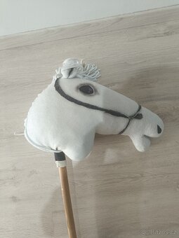 Hobby horse bily - 2