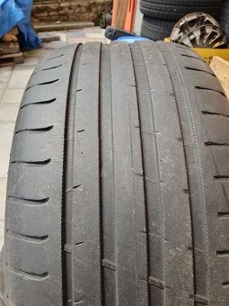 245/40/18 sada 4mm Nokian letni - 2