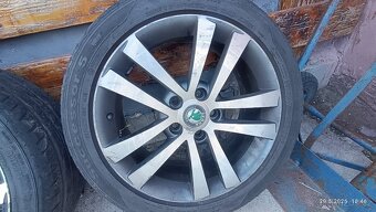 Lehká litá kola Škoda 17" s letními pneu 225/45 R17 - 2
