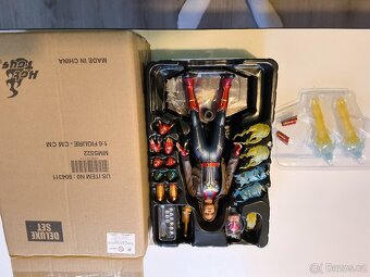Hot toys - 2