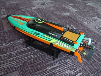 RC loď Tornado - 2
