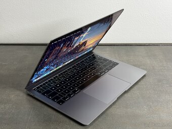 Macbook Air 13" 2019 i5 / 8GB / 128GB SSD / SG - 2