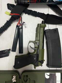 Kompletní airsoftový set – replika M4 + Beretta + příslušens - 2