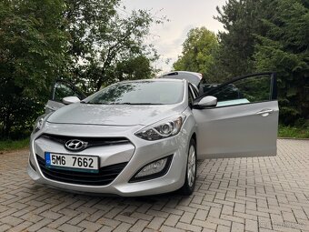 Hyundai i30 combi 1.6, benzín, 88 kW, 124 tis. km, stříbrná - 2