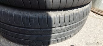 Pneu 195/65R16 - 2