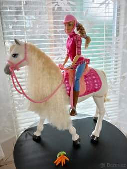 Barbie a tančící kůň, chodící kůň, svítící mořská panna - 2