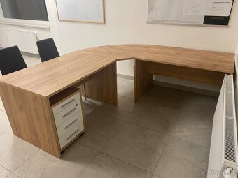 Kancelářský nábytek - 2