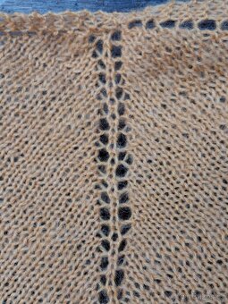 Pletený šátek hořčicové barvy - 2