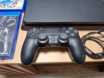 Prodám Playstation 4 slim 500gb + 24 her Top Stav - 2