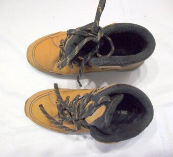 Zateplené KOTNÍČKOVÉ BOTY zn. FILA, 37/4 - 2