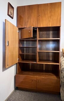 Obývací stěna v perfektním stavu - 2