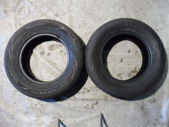 Prodám 2 ZIMNÍ pneumatiky TOURADOR 215/65/R15 rv:2022 - 2