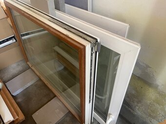 Prodám 3 ks okna, 1ks balkonových dveří - 2