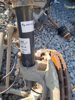 E90 e91. Napravnice ramena napravy brzdice TLUMIČE tehlice - 2