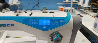 Průmyslový automatický šicí stroj Jack A4 - 2