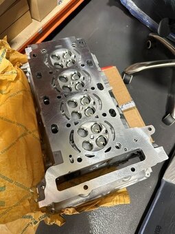 hlava motoru PSA, 0200HX, 1.6 16V - 2