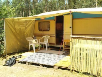 karavan Com 520 u jezera - 2