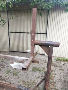 Držák karoserie (kolébka) otočný pro manipulaci s karoserií - 2