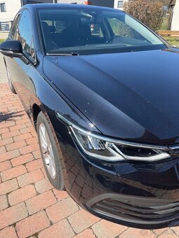 Volkswagen Golf 8 1,5TSI 150PS 2023 nehav.1.majitel težné - 2