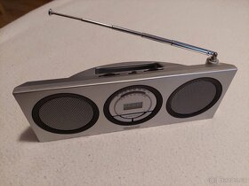 Prodám malé bateriové rádio s budíkem. - 2