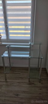 Kancelářský skleněný stůl - 2